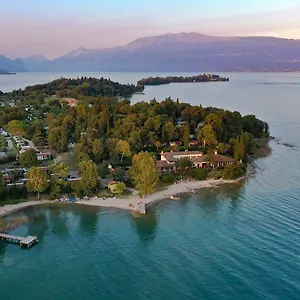  Campingplatz Fornella & Wellness Family